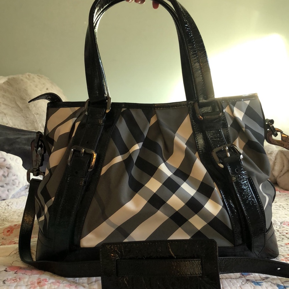 💥AUTHENTIC BURBERRY LOWRY HANDBAG!!!! - Picture 2 of 7